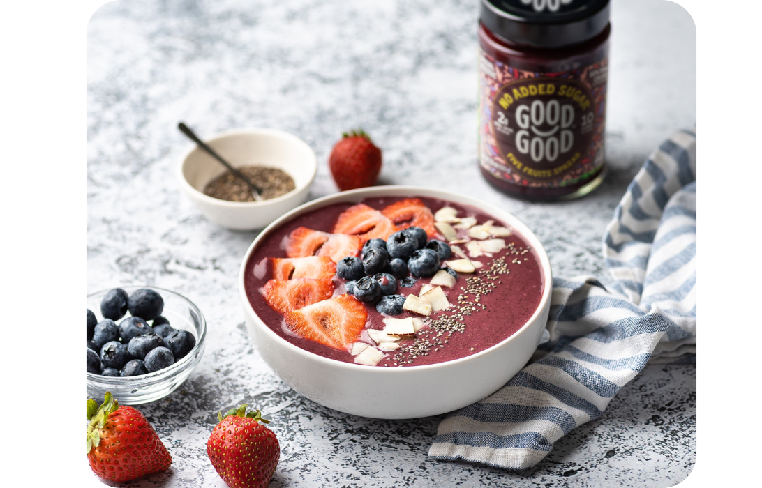 Açaí bowl with Five Fruits Fruit Spread