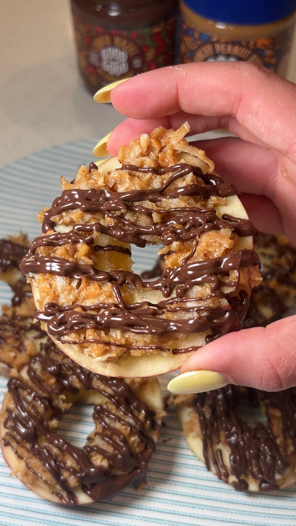 Best Crunchy Peanut Butter Apple Nachos for Fall